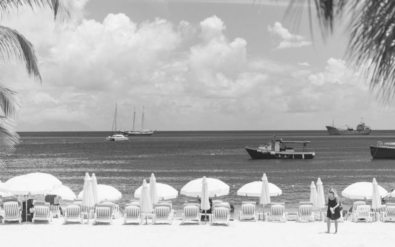 7 redenen om Sint Maarten in de zomer te bezoeken background
