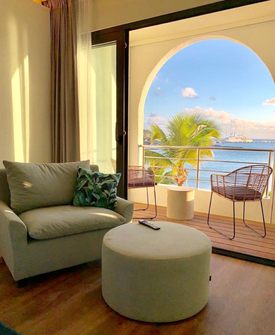 Executive Beach View | Holland House